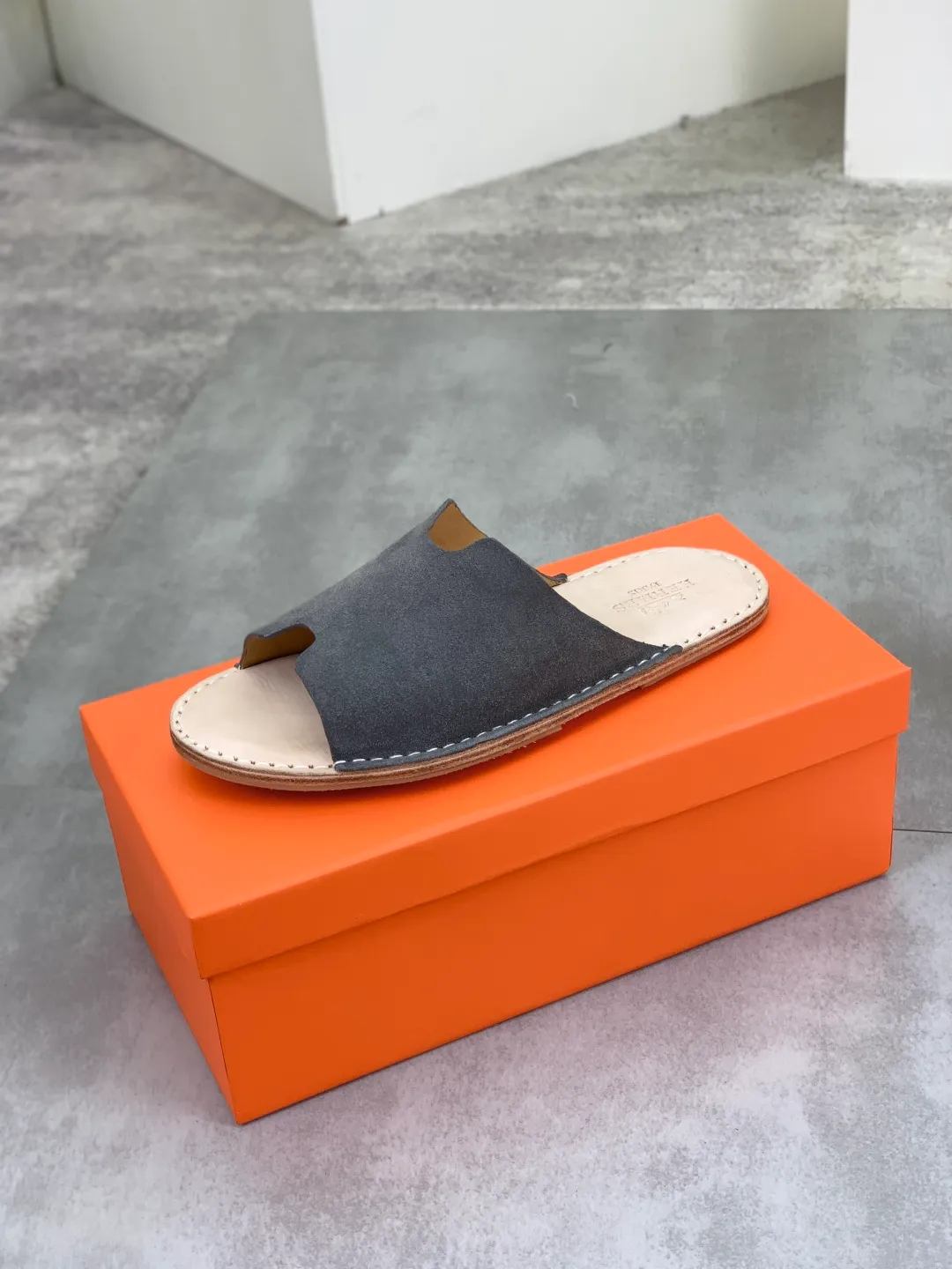 Men's men's shoes 💰P360 new model (genuine leather outsole series) new colors are coming simultaneously on the official website [HERMES] Hermès series: original development, original anatomy display, exclusive outsole [Material] Sole: original genuine leather sole with cow essence film 🌸. Fabric Original calfskin Lining: Imported cowhide, delicate and soft Code number: 38-44